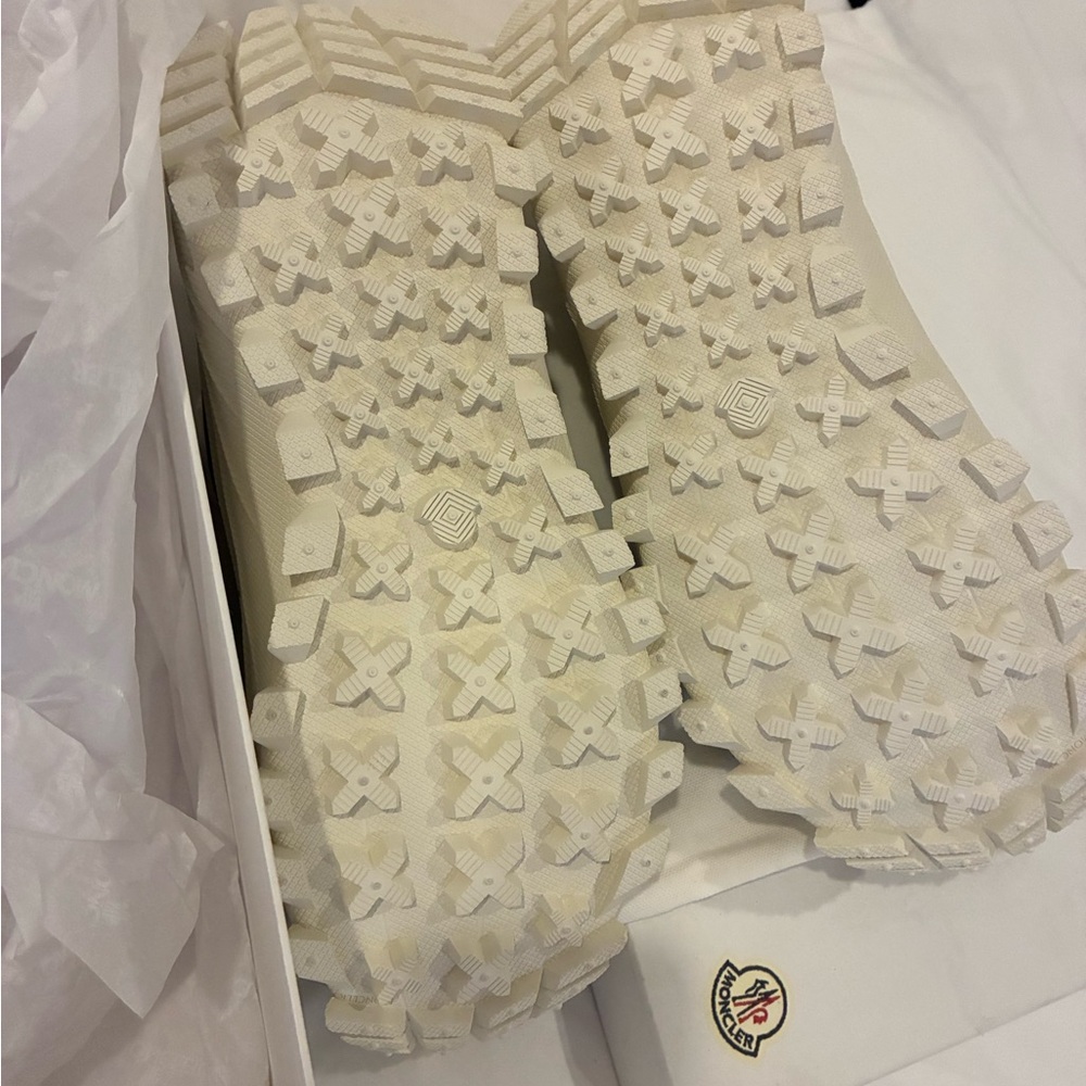 Moncler Black and White Acqua Boots - Picture 8 of 11